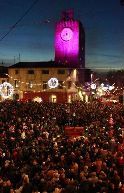 Arriva la Befana e ne combina di tutti i colori 