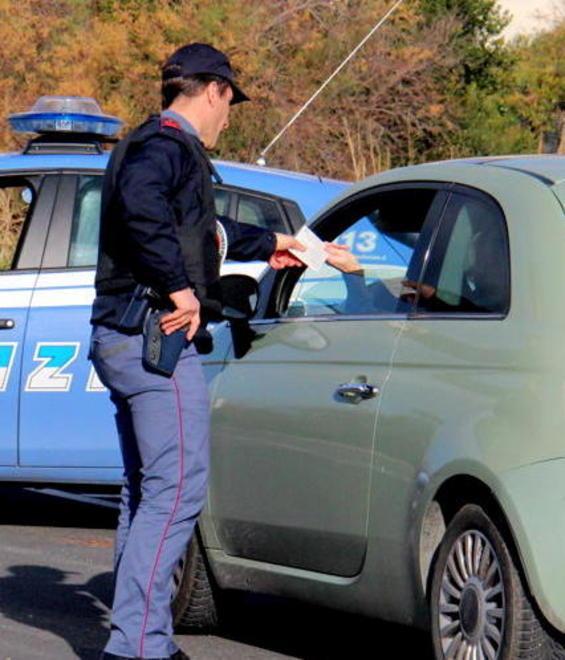 Controlli della polizia sul lungomare 