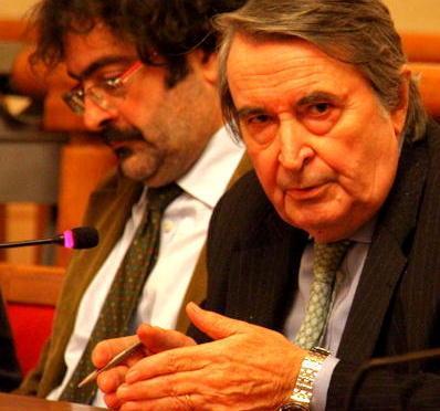 Elettricità alle navi dalle banchine per fermare l’inquinamento 