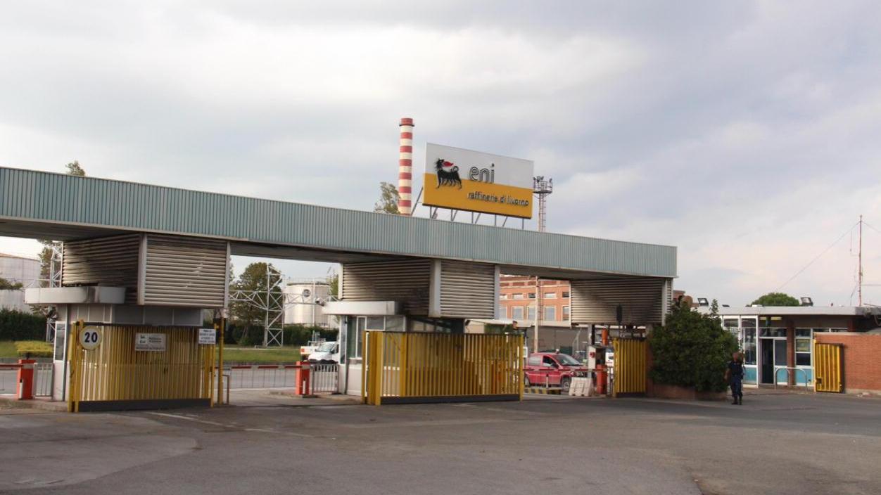 Quale futuro per la raffineria Eni? C'è un piano per trasformarla in un impianto di Gnl