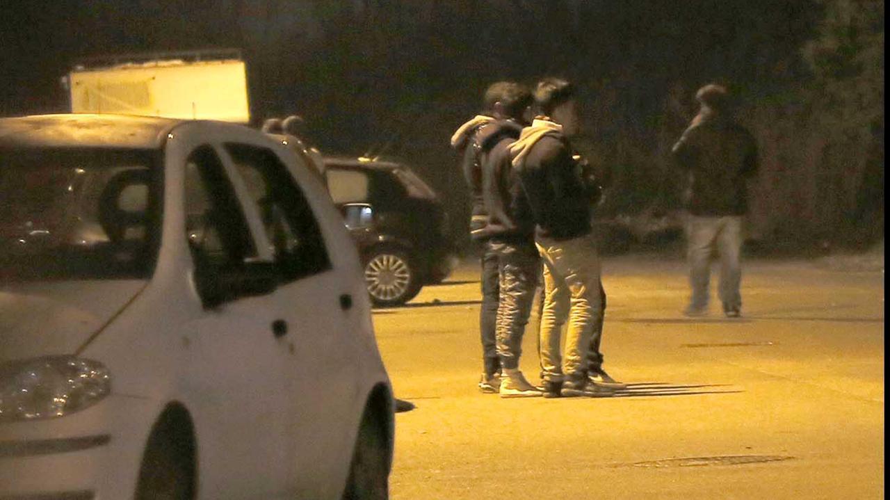 L'esterno del rave party nella notte a Ospedaletto