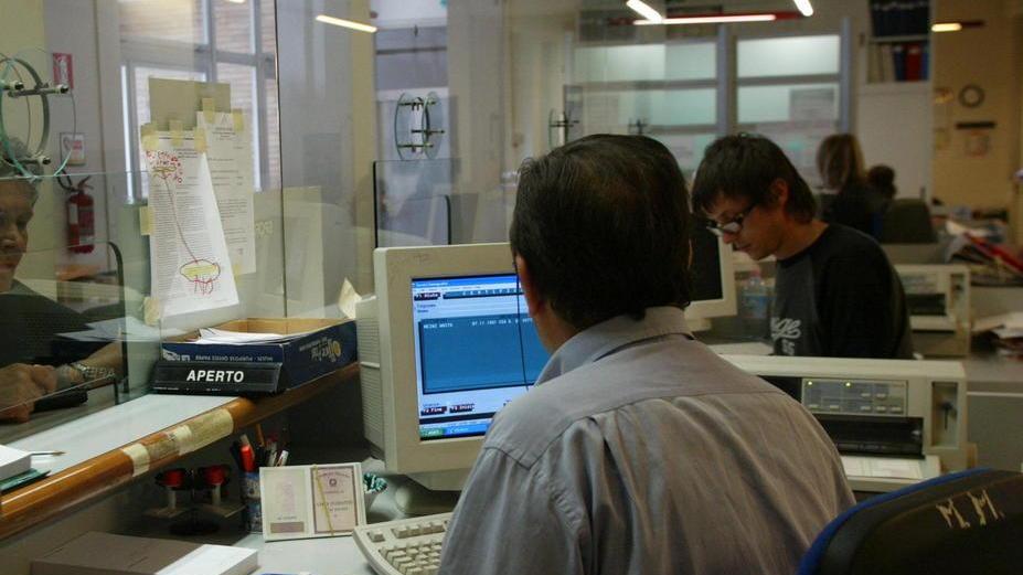 Dipendenti pubblici al lavoro
