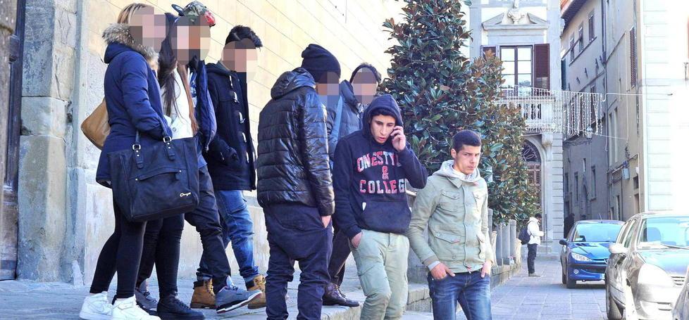 Il giudice convalida gli arresti per gli atti di bullismo sui treni