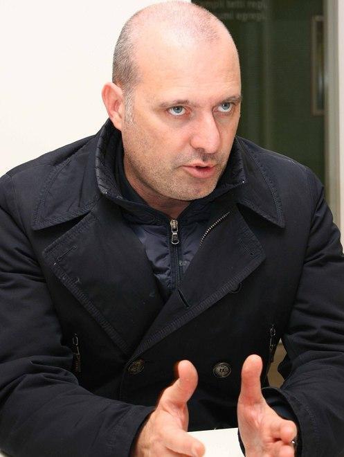 Bonaccini: si comincia tagliando i nostri stipendi 