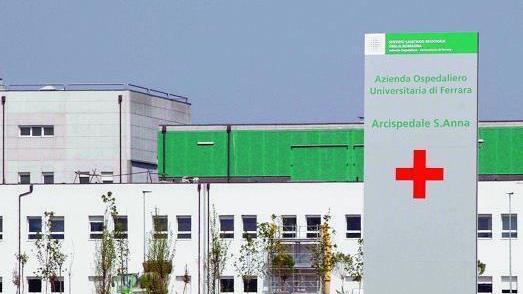 L'uomo è ricoverato a Cona