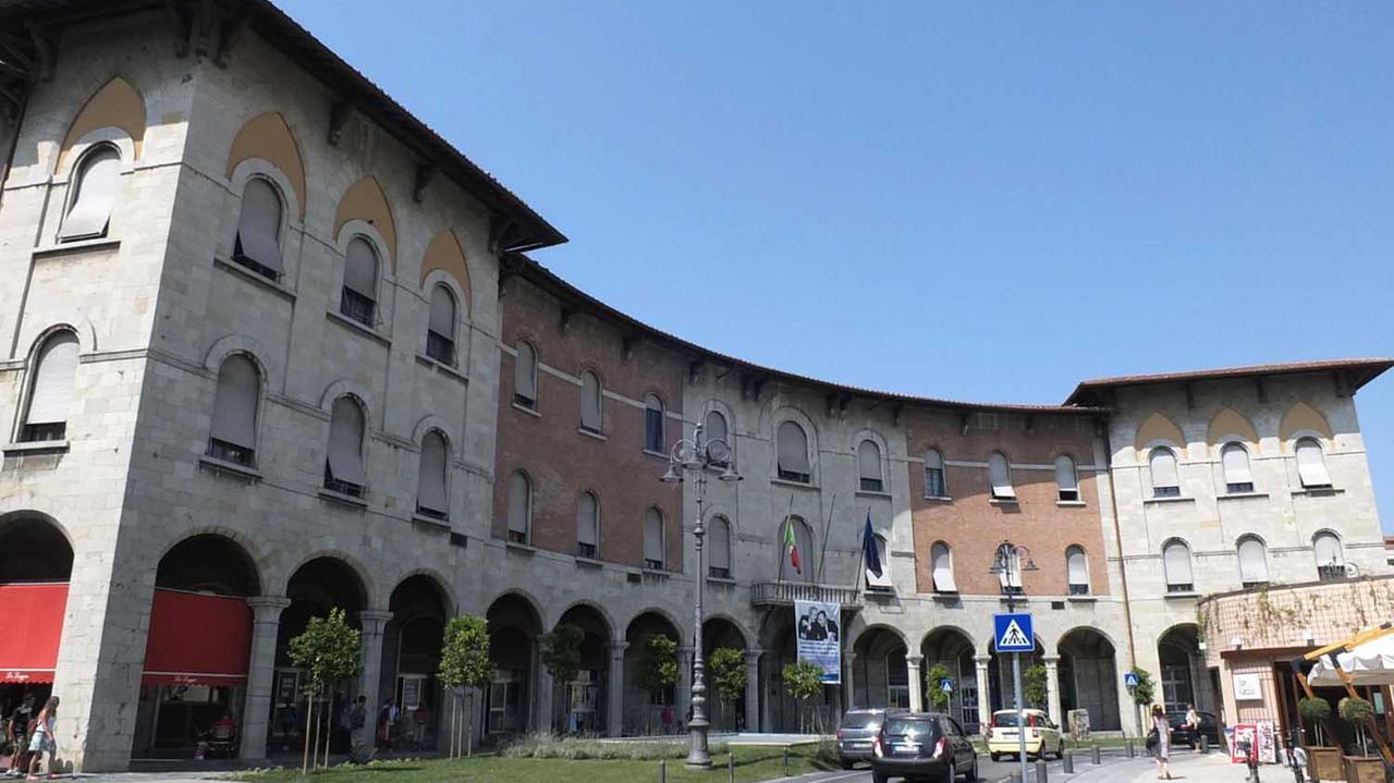 La sede della Provincia in piazza Vittorio Emanuele II