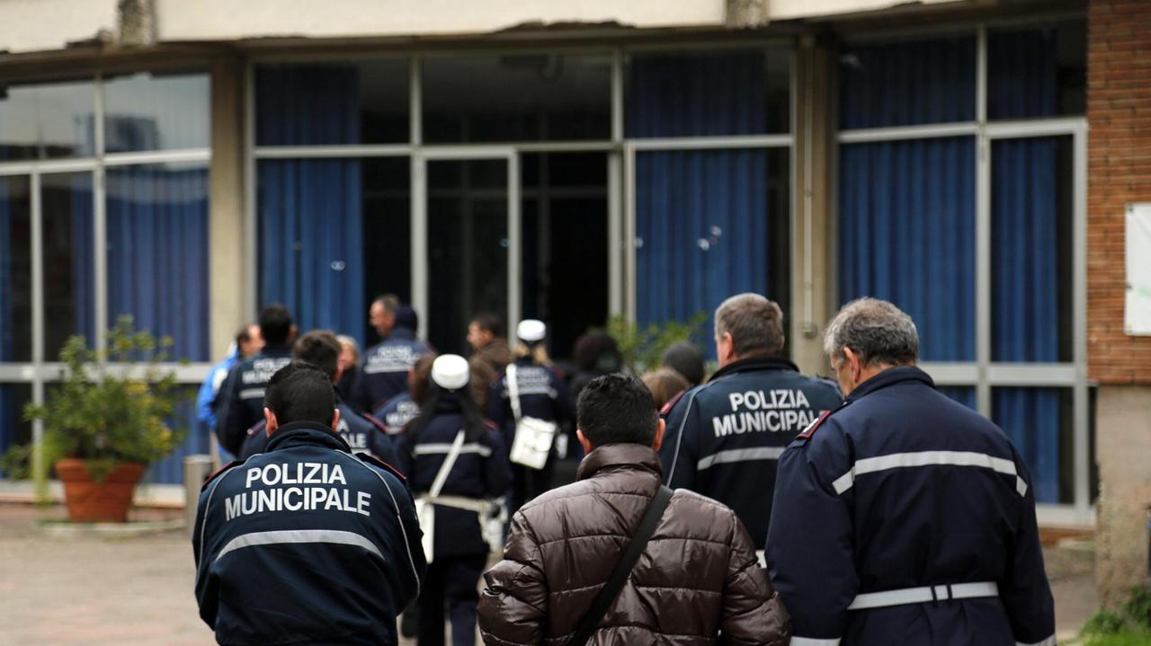 Gli agenti si sono riuniti in assemblea al palazzo delle Esposizioni (foto Agenzia Carlo Sestini)