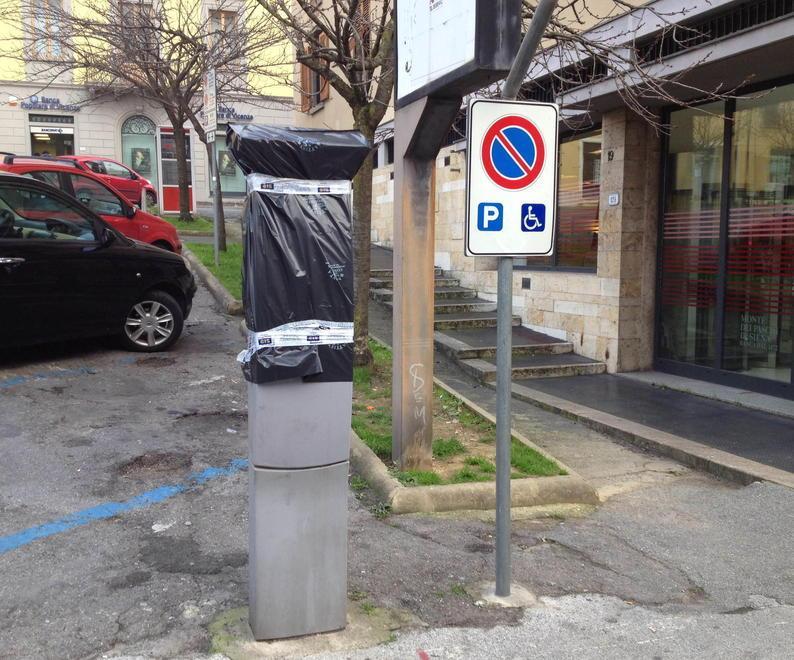 Si parcheggia gratis a Monsummano in attesa del gestore 