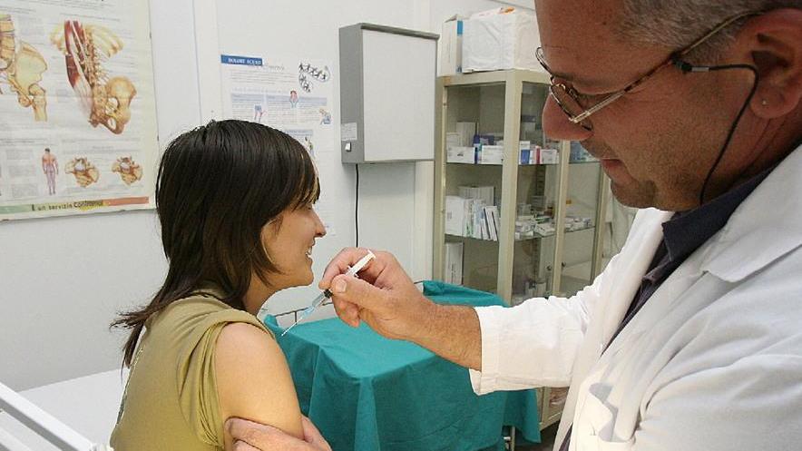 Influenza, oltre cento casi ogni giorno