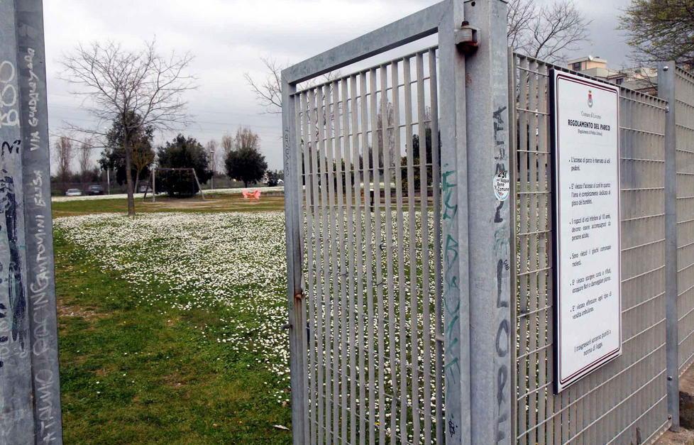 Cane ucciso nel parco «È una polpetta killer» 