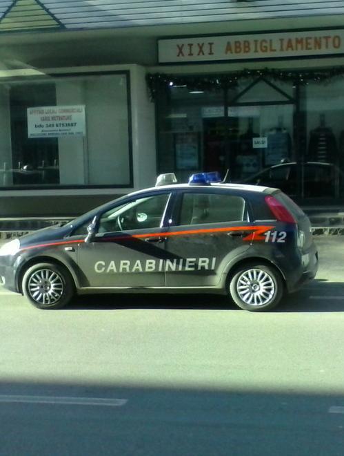 Anziano cade e resta ferito Carabinieri sul posto