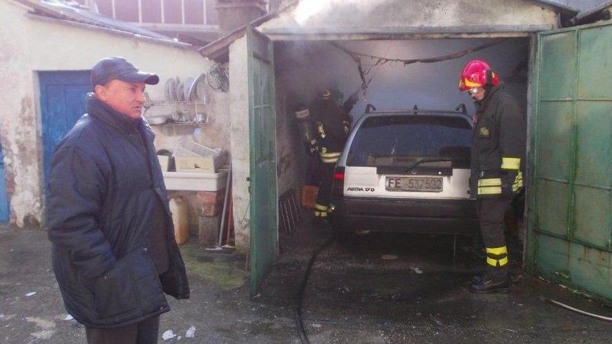 Auto a fuoco, momenti di paura