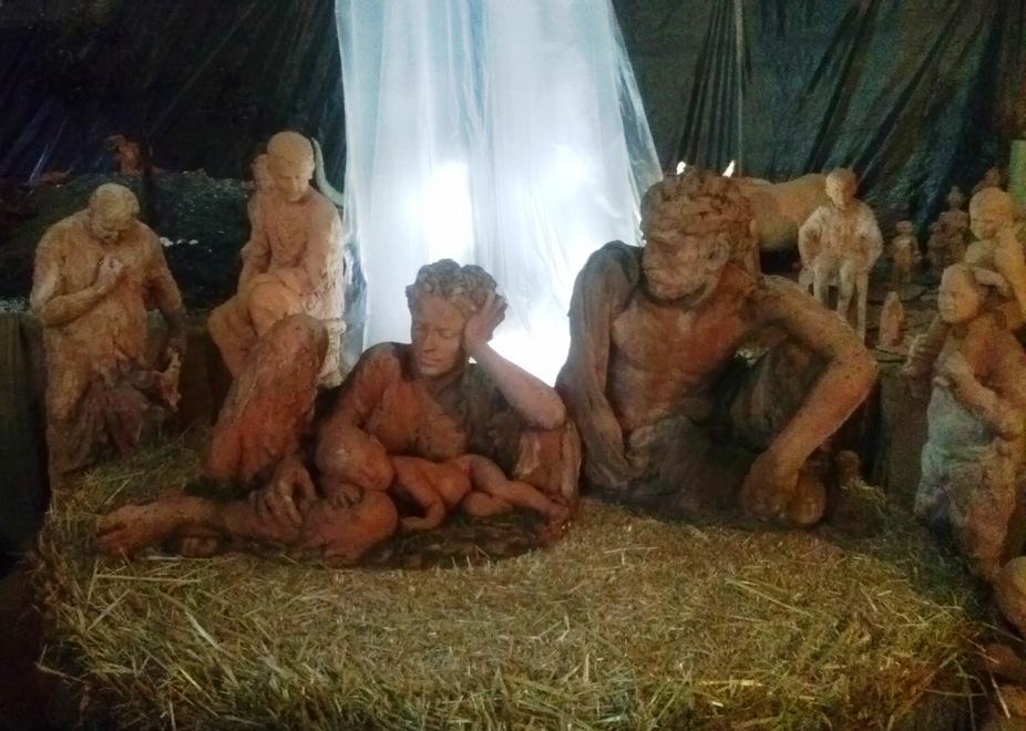 La comunità si ritrova nel presepe