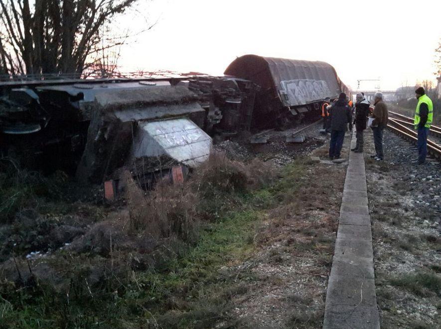 Locomotore deragliato forse “da buttare” 