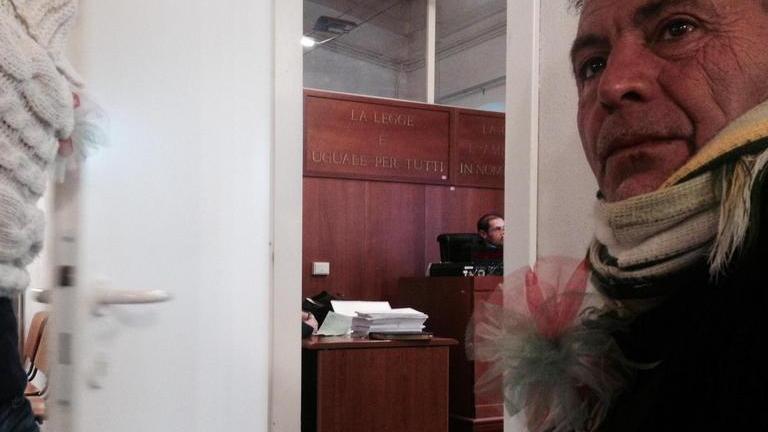 Battibecco in aula, espulso il portavoce dei raggirati