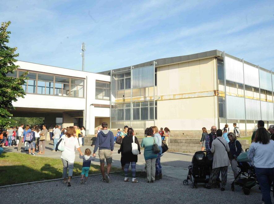 La sede della scuola media Cino da Pistoia (foto Gori)