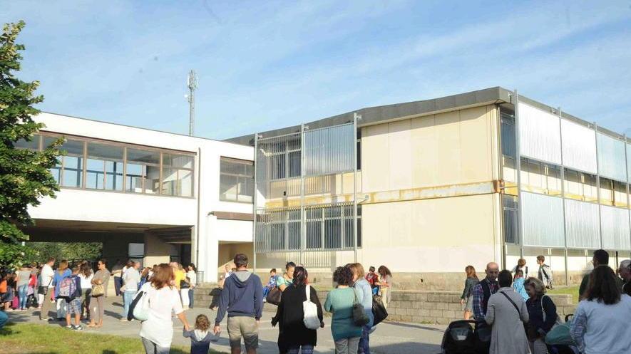 La sede della scuola media Cino da Pistoia (foto Gori)