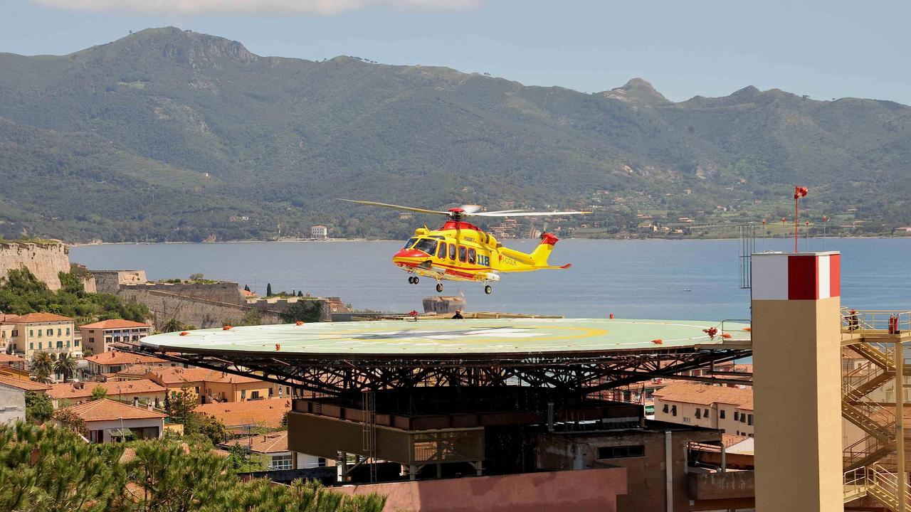 Pegaso atterra sul tetto dell'ospedale (foto Giò Di Stefano)