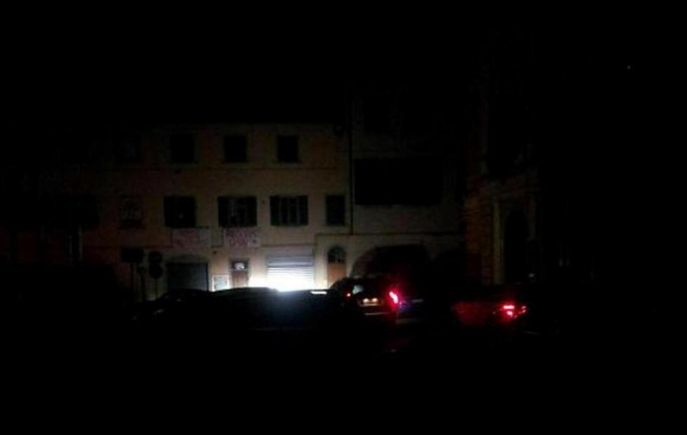 Buio all’improvviso, black out in centro 