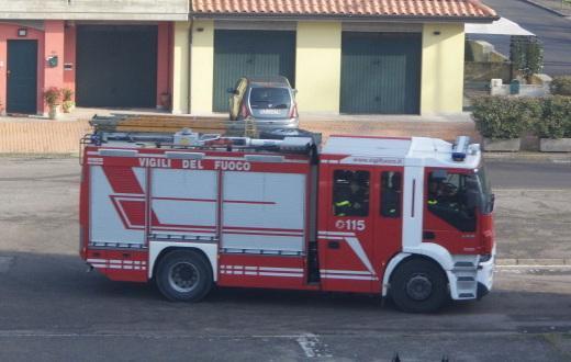 Rimane bloccato in ascensore Soccorso dai vigili del fuoco 