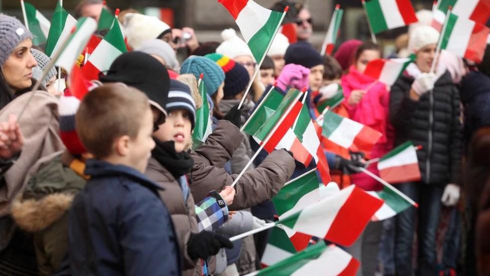 Dalle scuole per sventolare il drappo
