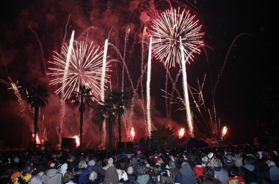 Carnevale di Viareggio: i fuochi d’apertura slittano al primo corso 