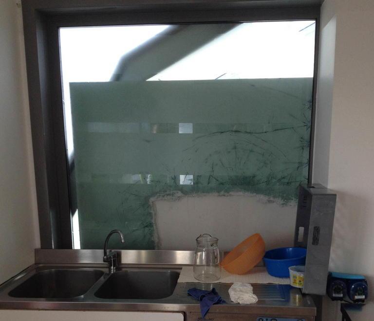 Palestra devastata dagli scassinatori 