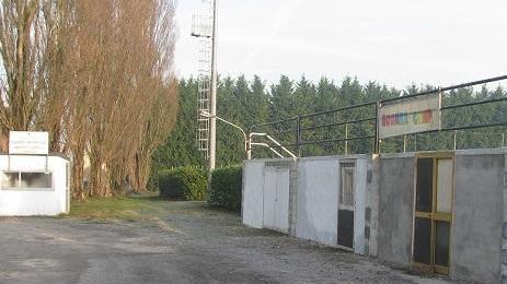 Il campo conteso diventa un nodo per il Comune