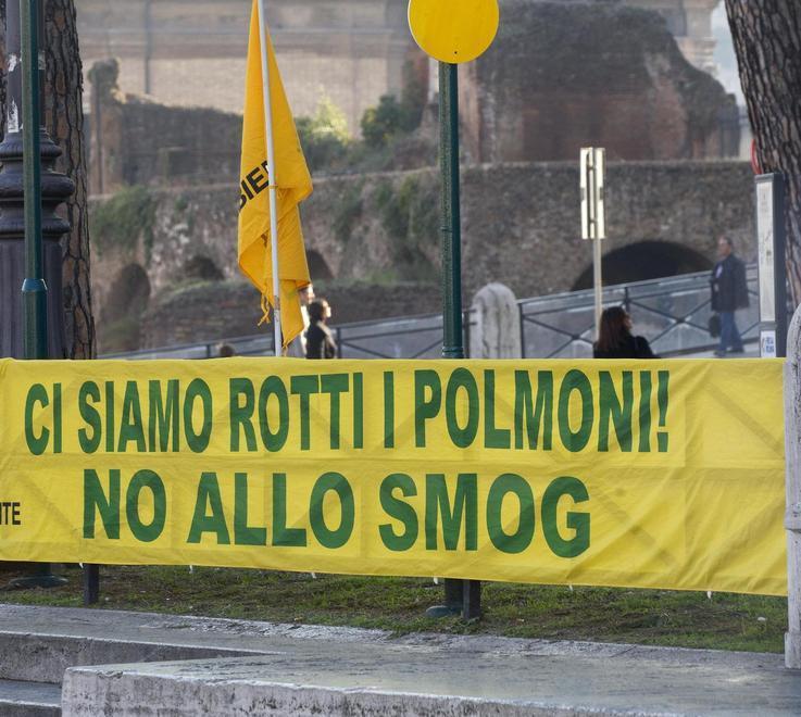 Lotta allo smog, i sindaci cercano strategie comuni 
