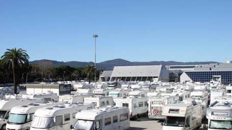 Camperisti parcheggiati a Carrarafiere