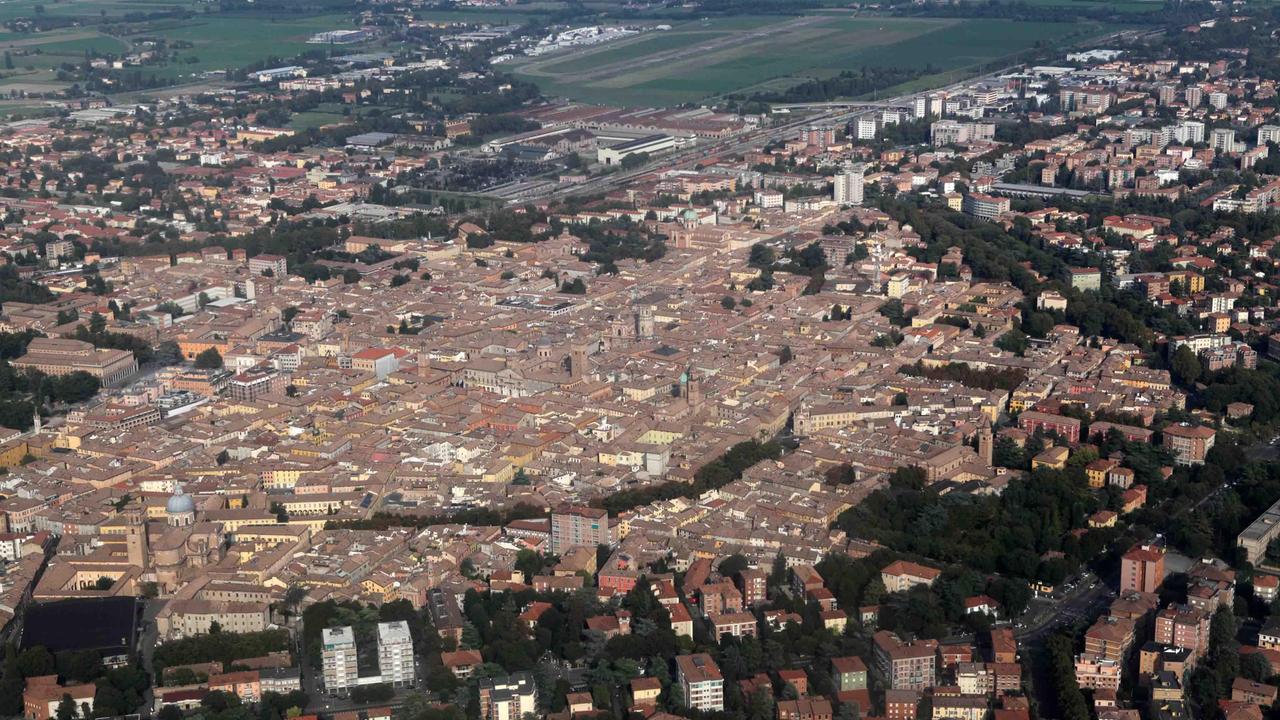 «Reggio, una città troppo grande e simile a un groviera»