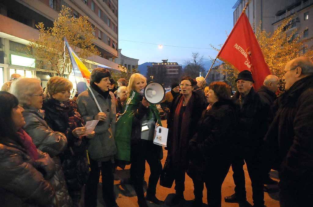 Largo Matteotti, la manifestazione «Je suis Charlie»