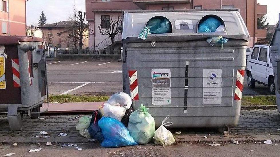 Rifiuti irregolari Il sindaco striglia cittadini e Hera