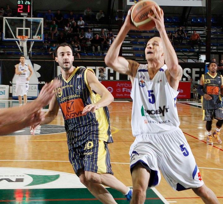 Enigma Scafati per coach Martelossi 
