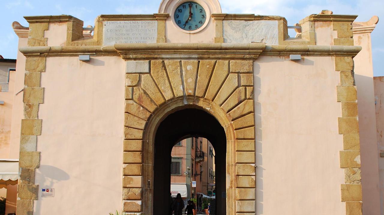 La Porta a Mare di Portoferraio (foto Giò Di Stefano)