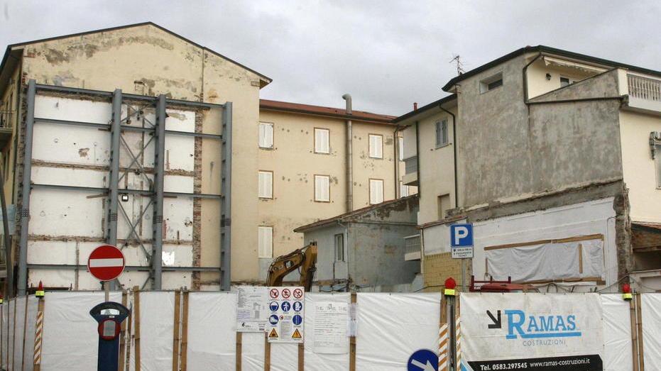 Demolito il Principe, appartamenti al posto dell’albergo