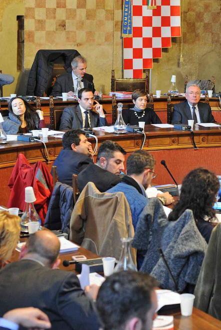 Assenze in consiglio confronto rovente sindaco-opposizioni 