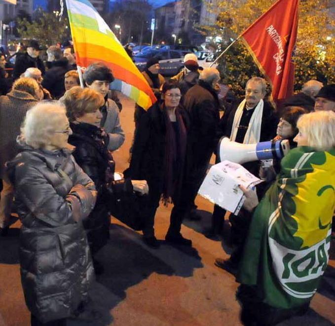 Il presidio «Je suis Charlie» per dire no al terrorismo