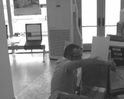 Il fotogramma di una rapina compiuta dal terzetto di malviventi