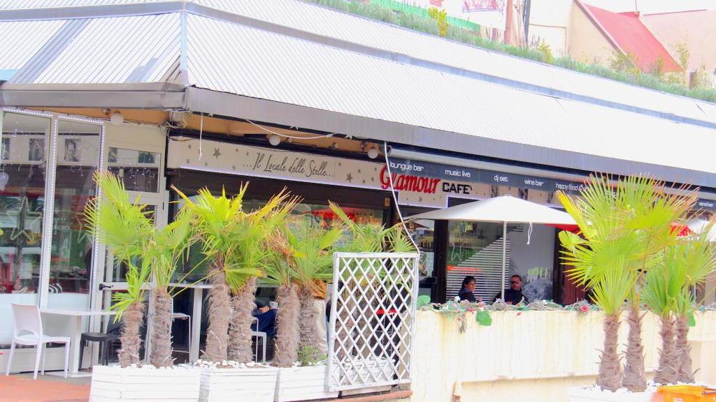 Il Cafè Glamour preso di mira nel rogo doloso