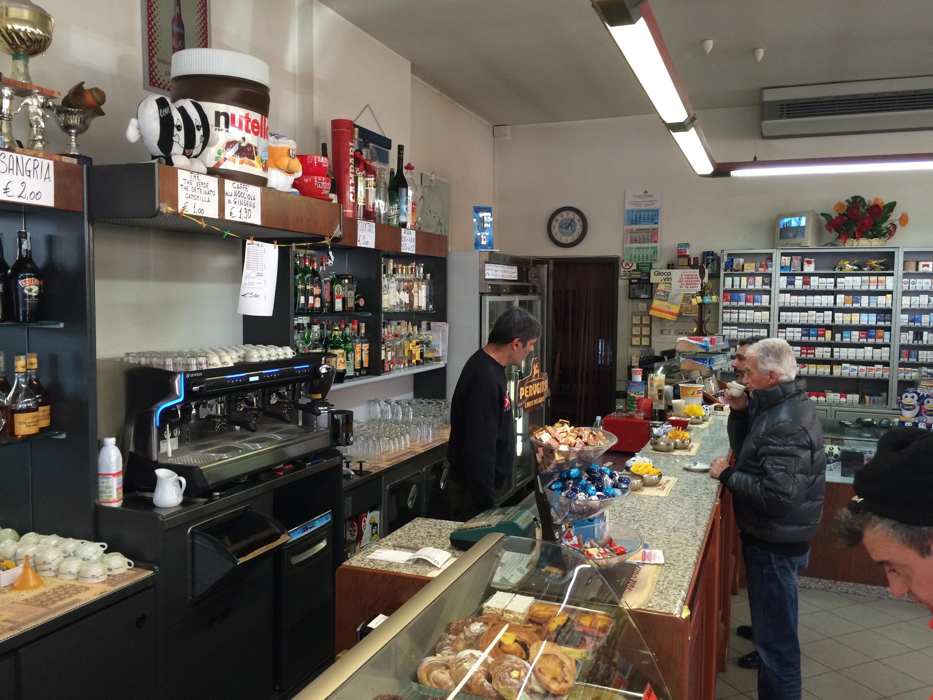 L'interno del bar Valerio in via Marconi a Pieve a Nievole (Foto Nucci)