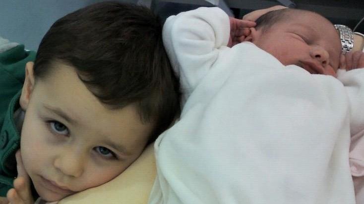 Il nuovo arrivato Luca col fratellino maggiore Leonardo Melegari
