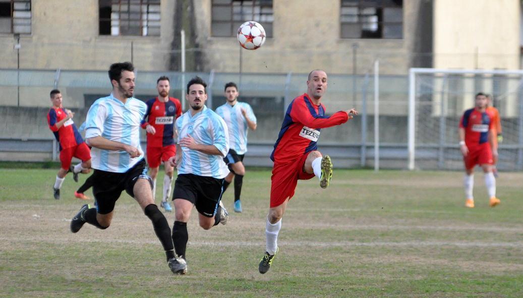 Un'azione di gioco in Cecina-Aquila Scintilla