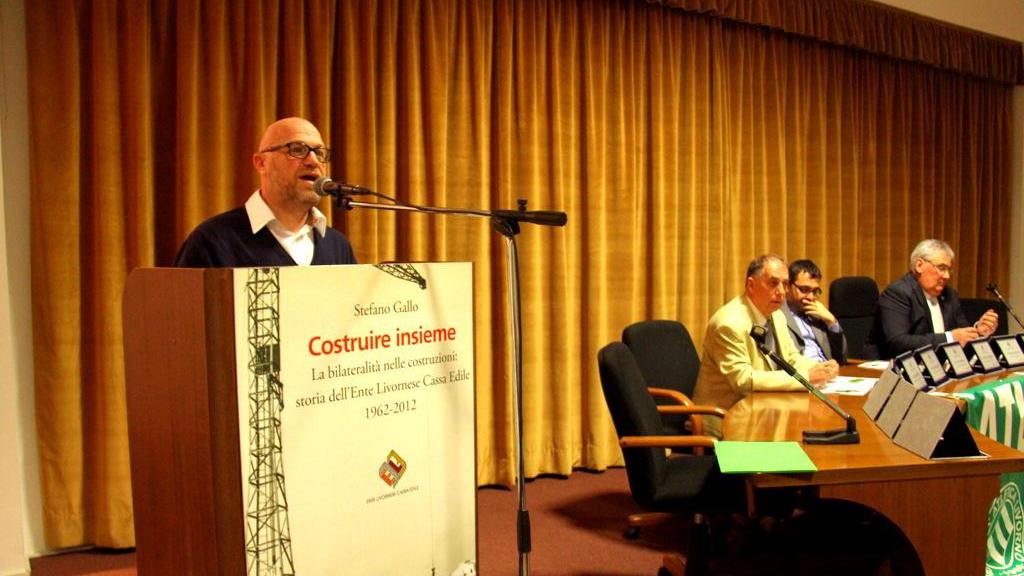 Filippo Nogarin durante la festa per i 65 anni dell'Atletica Livorno