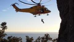 Precipita per 50 metri in un canalone