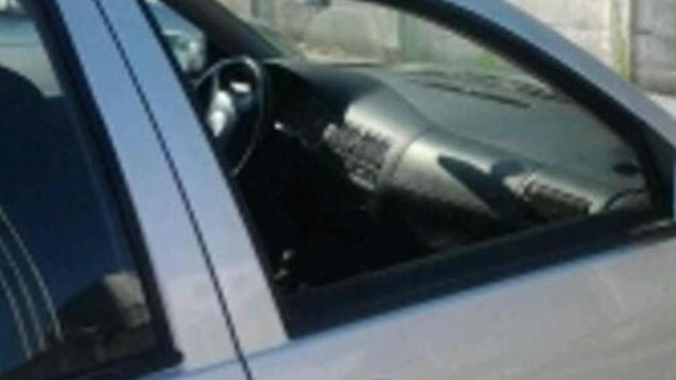 Auto spaccate, petizione in via Ancona