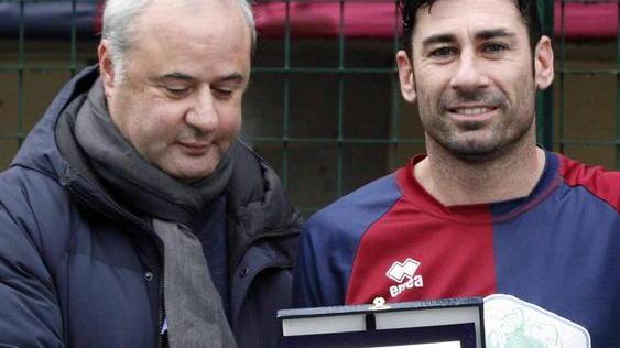 Tosi premiato per i 100 gol in bluamaranto