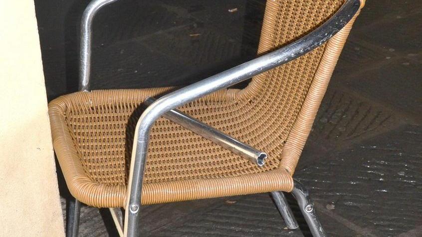 Il Caffé Fellini nel mirino dei teppisti