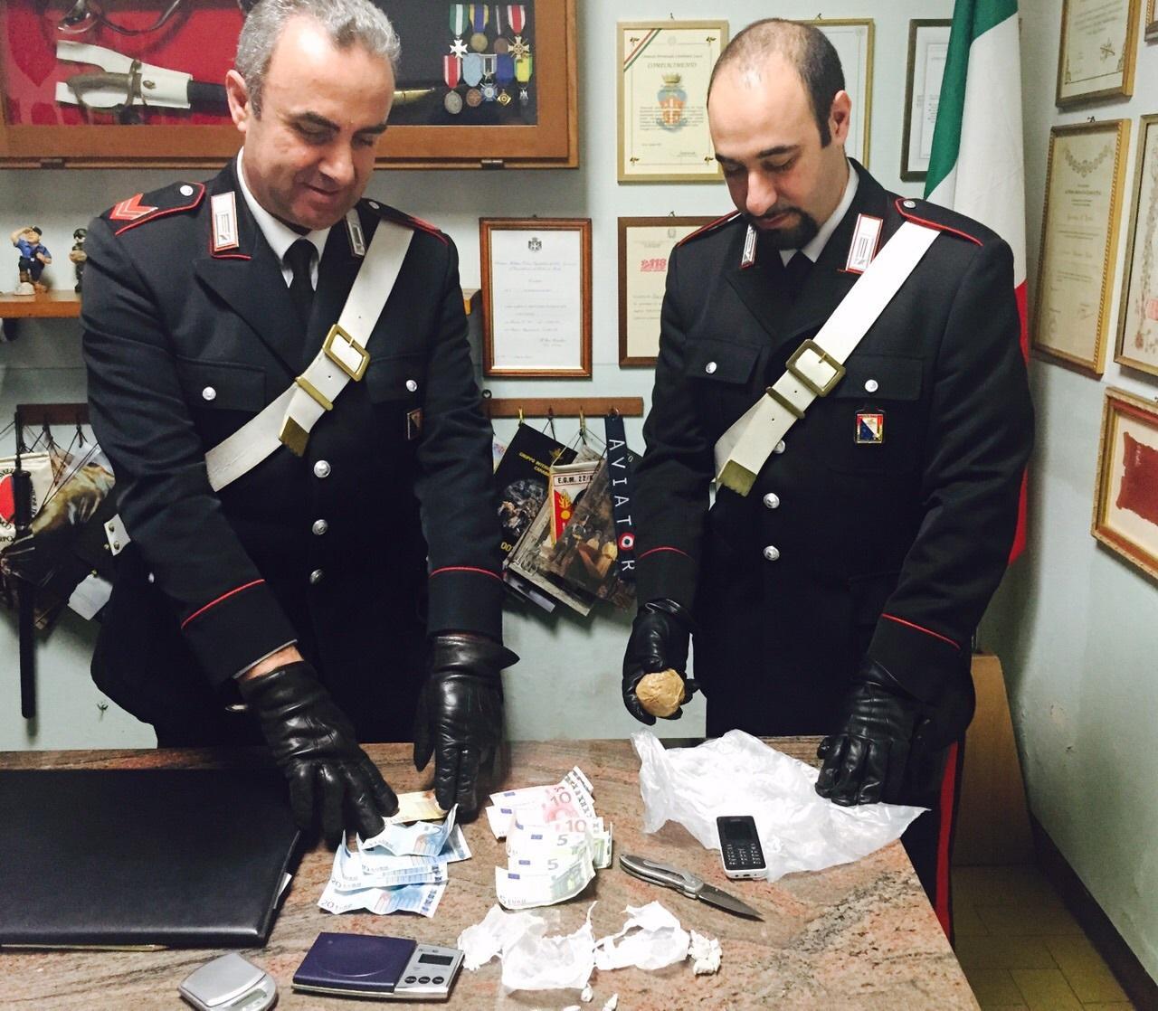 La droga sequestrata all'arrestato