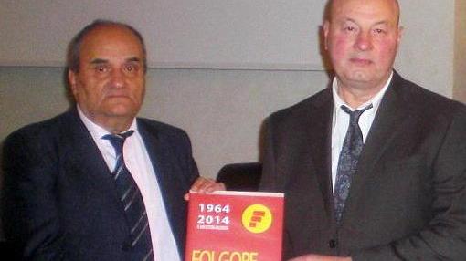 Mario Maltinti (a sinistra) con il presidente della Folgore Riccardo Taddei alla presentazione del volume